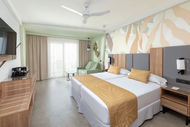 Room, King Bed, Sea View, Riu Palace Maspalomas 1/4