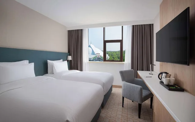 غرفة بسرير كينج، DoubleTree by Hilton Shymkent 1/7