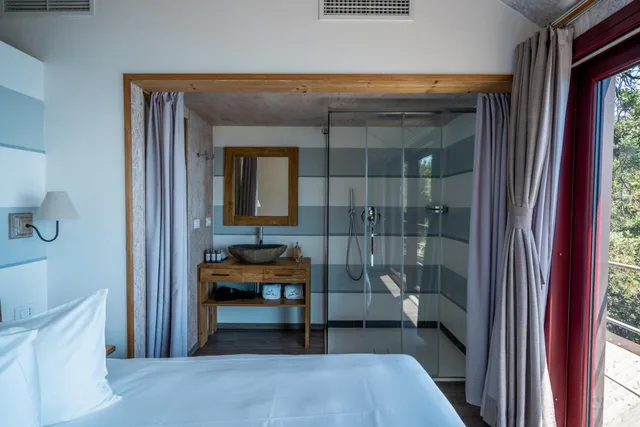 كوخ لذوي الإعاقة، Sesta Terra Natural Resort 2/5