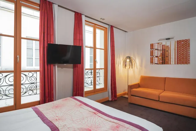 غرفة رباعية بسرير كوين، Hotel Le Petit Paris 2/2