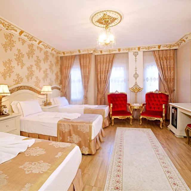 غرفة ثلاثية، White House Hotel Istanbul 4/10