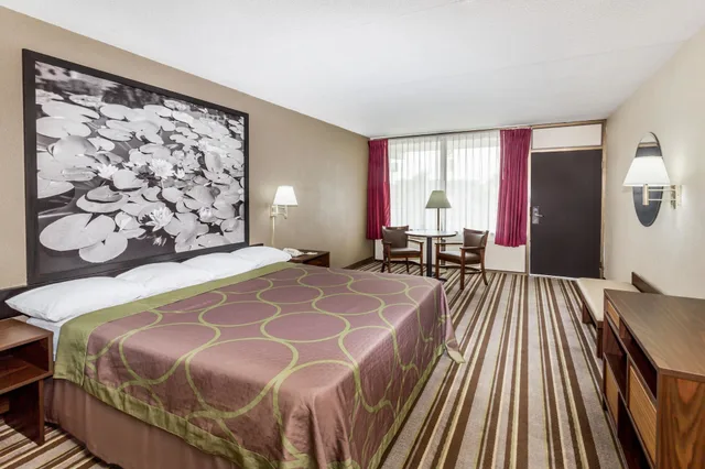 غرفة قياسية بسريرين مزدوجين، Super 8 by Wyndham Valdosta Mall 5/10