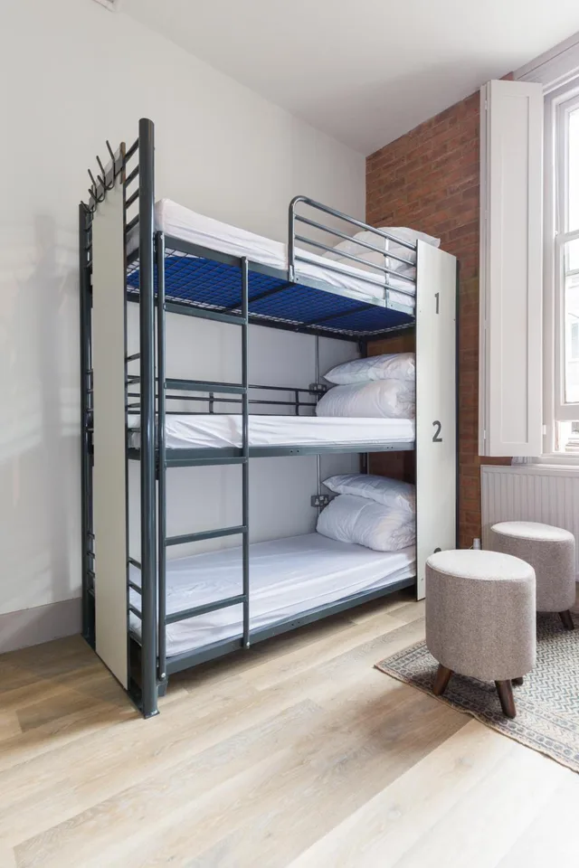 غرفة قياسية ثلاثية بسرير بطابقين، Publove the Green Man Hostel 1/2