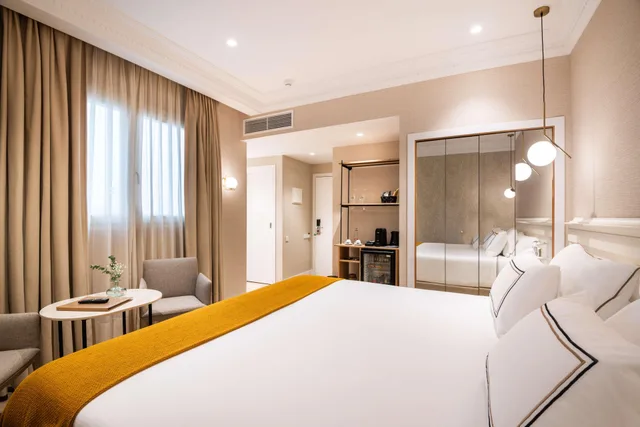 غرفة بريميوم بسرير كينج، Melia Plaza Valencia Hotel 1/10