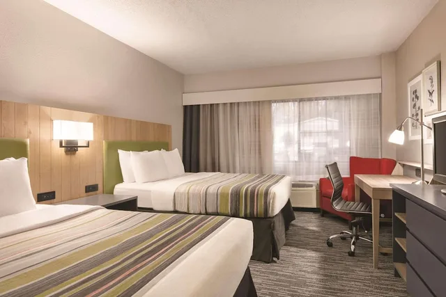 غرفة بسريرين كوين، Country Inn & Suites by Radisson, Williamsburg East (Busch Gardens), VA 3/10