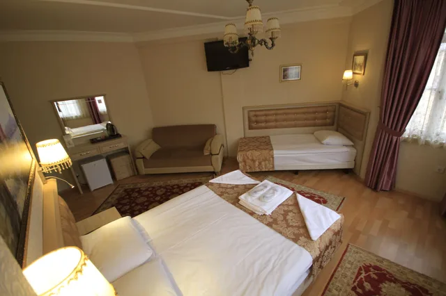 غرفة ثلاثية بثلاثة أسرّة، Tashkonak Hotel 2/8