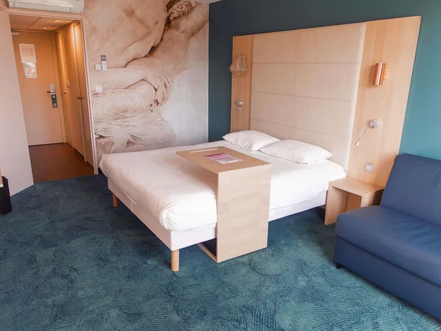 Family, Double Bed, Forest View, City View, Sofa، IBIS STYLES CHINON 5/10