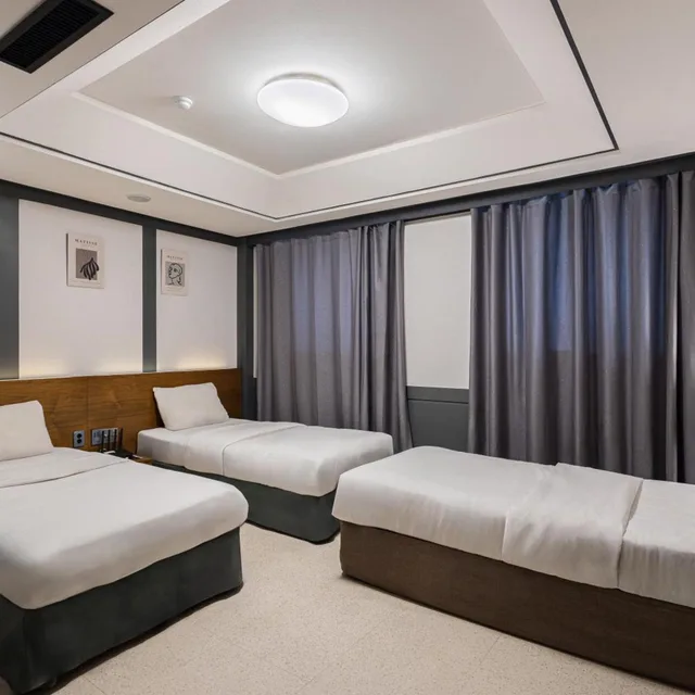 غرفة قياسية ثلاثية، Insadong Crown Hotel 9/10