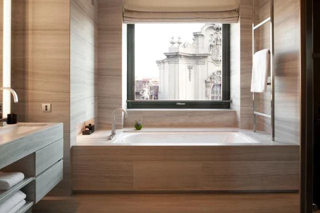 Armani, Deluxe, King Bed, Armani Hotel Milano 2/2