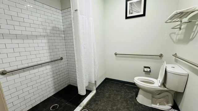 غرفة بسرير كينج لذوي الإعاقة، Baymont by Wyndham Chicago/Calumet City 7/9