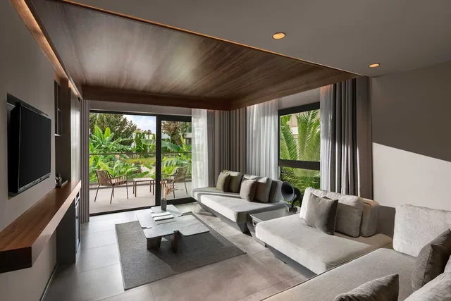 Suite, Double Bed, Land View, 2 Sofa، Hotel Paloma Finesse Side 2/3