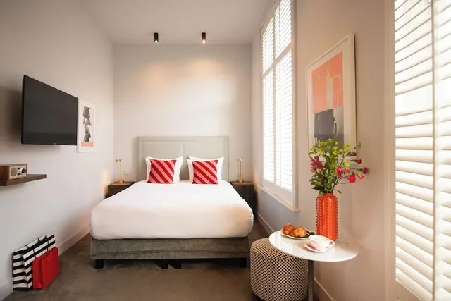 غرفة ديلوكس بسرير كوين بإطلالة على الحديقة، Pillows Luxury Boutique Hotel Anna Van Den Vondel Amsterdam 1/1