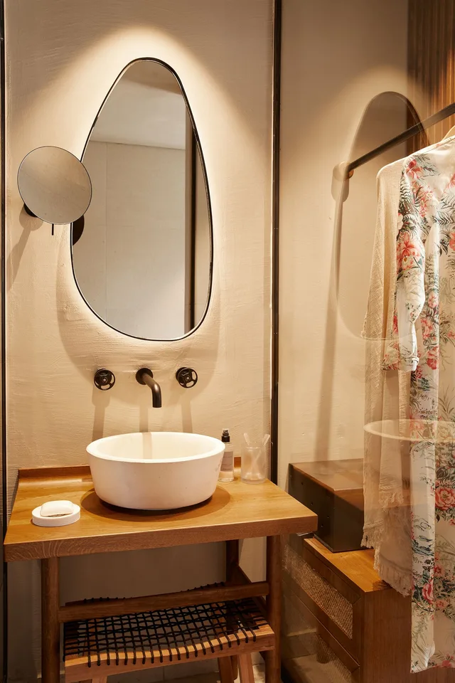 غرفة بسرير كوين بإطلالة على البحر بشرفة، The Syntopia Hotel 3/3