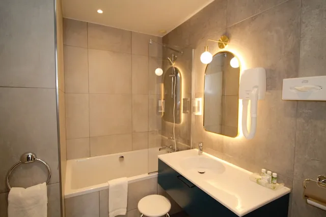 جناح جونيور بسريرين منفصلين، Hotel Princesse Caroline 6/7