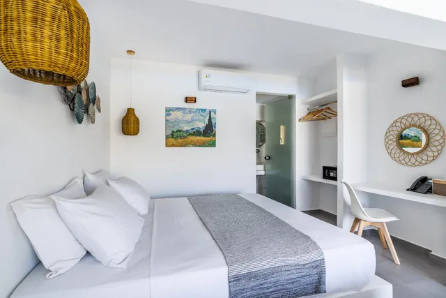 جناح جونيور، Skopelos Holidays Hotel 2/4