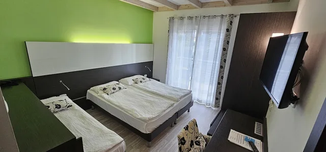 غرفة ثلاثية بسرير مزدوج وسرير فردي بشرفة، Ecohotel Primavera 4/6