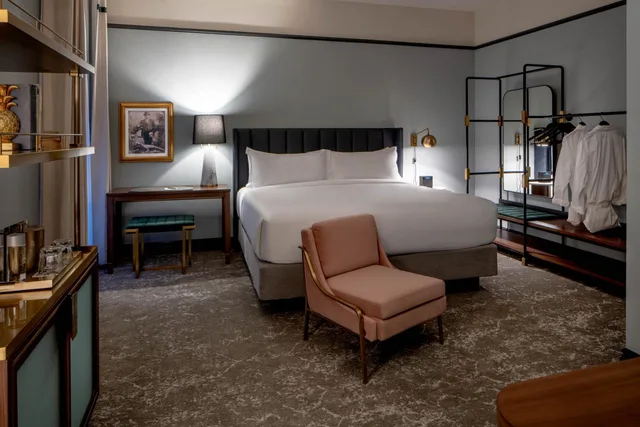 Room, King Bed, Street View، The Eliza Jane, Autograph Collection 2/4