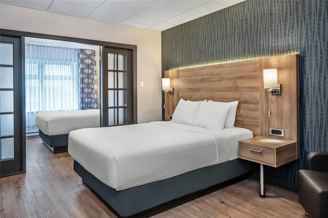 جناح بسريرين كوين، Quality Suites Drummondville 1/4