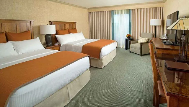 Resort, 2 Queen Beds، The Omni Grove Park Inn 1/5