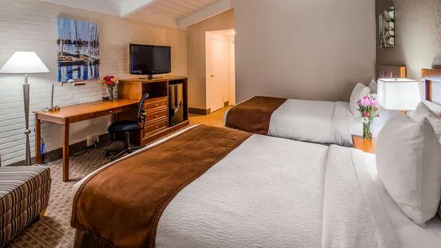 غرفة بسريرين مزدوجين، Best Western Adams Inn Quincy-Boston 2/3