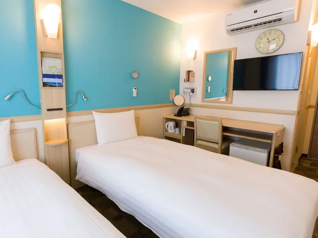 غرفة قياسية بسريرين منفصلين للمدخنين، Toyoko INN Chiba Makuhari 1/2
