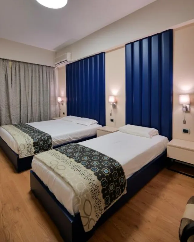 غرفة ثلاثية بشرفة، Blue Sky Hotel 8/10