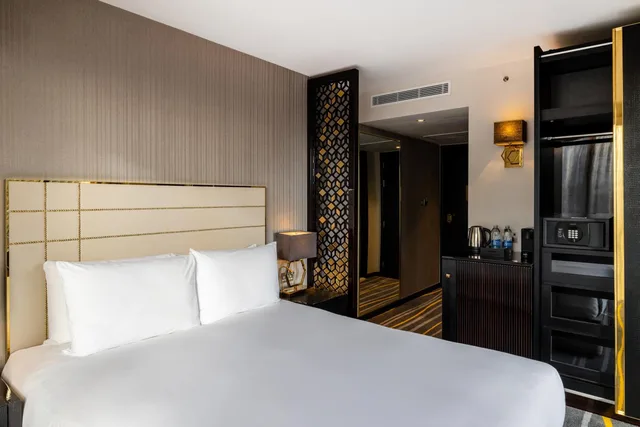 جناح بسرير كوين، Leonardo Hotel London Aldgate - Formerly Hotel Saint 2/4