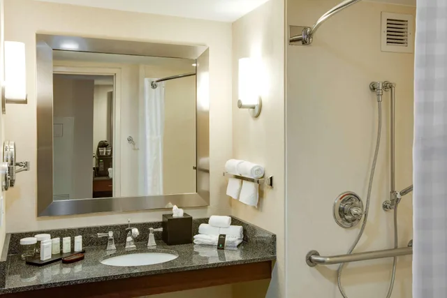 جناح ركني بسرير كينج بغرفتين، Embassy Suites by Hilton Columbus Dublin 3/4