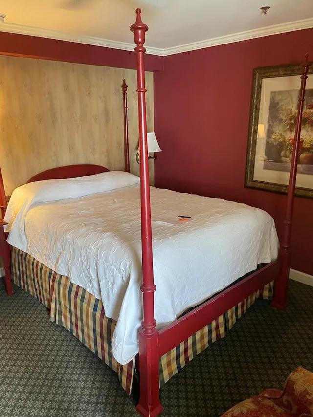 غرفة بسرير كينج وسرير كوين بإطلالة على المرفأ، Harbour View Inn 4/9