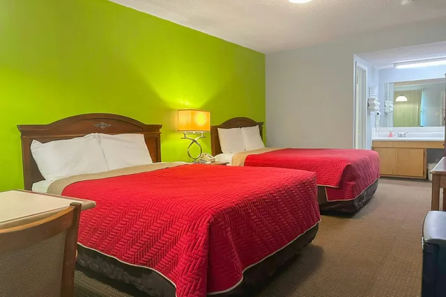 غرفة بسريرين مزدوجين، OYO Hickory House Inn 4/5