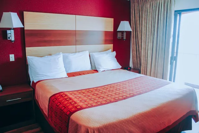 جناح تنفيذي بسرير كينج، Rodeway Inn & Suites Lake Havasu City 4/10