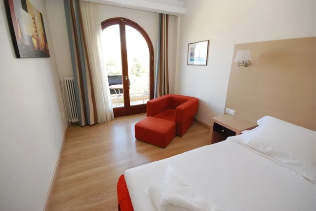جناح جونيور بإطلالة على البحر بحوض جاكوزي، Lefkas Hotel 1/5