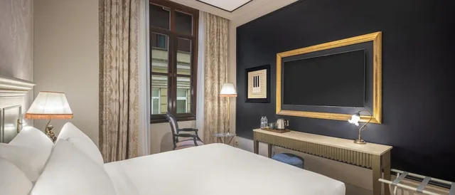 غرفة ديلوكس بسرير كوين بإطلالة على المدينة، Palazzo Donizetti Istanbul, Tapestry Collection by Hilton 2/4