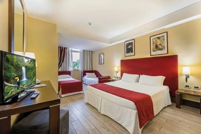 Room, Quadruple, Double and Twin Beds, Cardinal Hotel St Peter 1/4