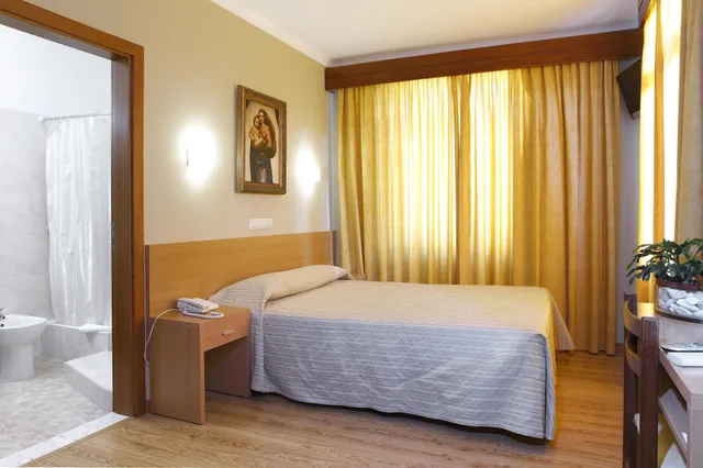 غرفة قياسية مفردة بسرير مزدوج، Domus Pacis Fatima Hotel 3/4