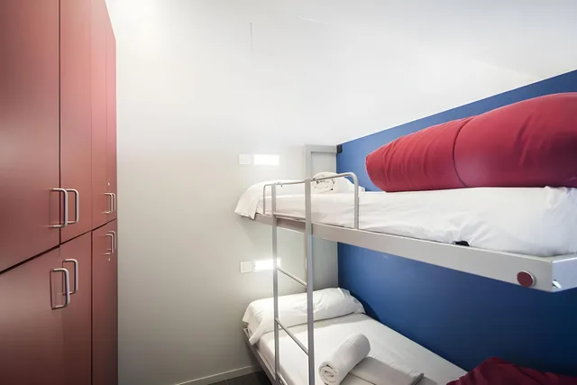غرفة أساسية مفردة بشرفة، Centre Esplai Hostel 1/2