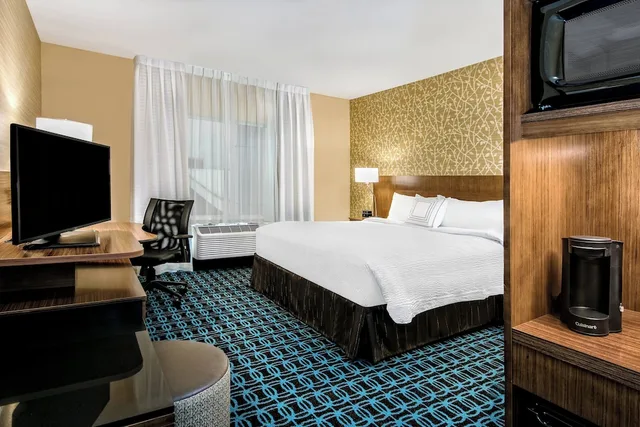 غرفة بسرير كينج لذوي الإعاقة، Fairfield Inn And Suites Van Canton Area 1/3
