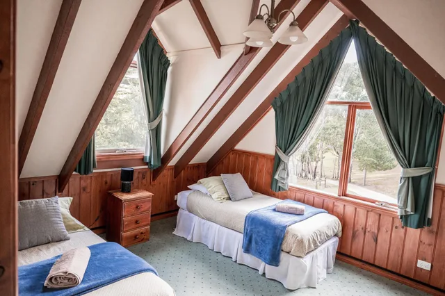 2 Bedrooms, Cottage, Suite, Queen and Twin Beds, Valley View, Kitchen، BELLS ESTATE GREAT OCEAN ROAD COTTAGES 1/2