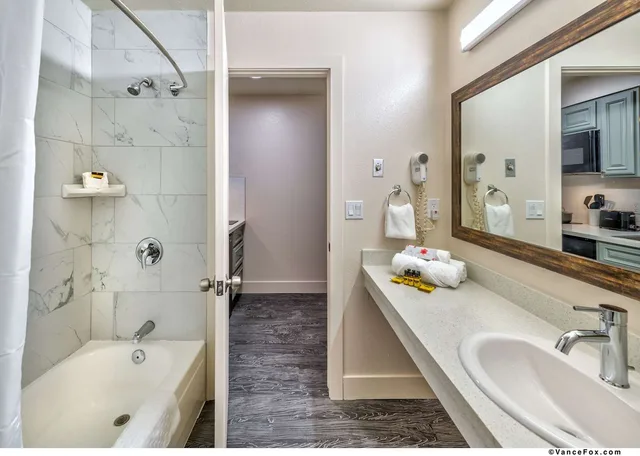 جناح عائلي بسريرين كوين مع أريكة بمطبخ، SureStay Hotel by Best Western Lovelock 2/2