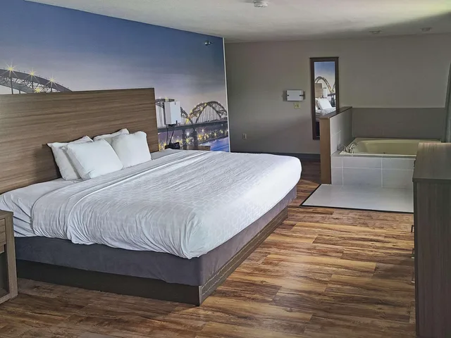 جناح، Clarion Pointe Bettendorf - Quad Cities 2/4