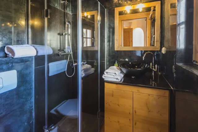 شاليه ديلوكس بخمسة أسرّة بإطلالة على الجبل بـ5 غرف نوم، Chalet Valerie 4/5
