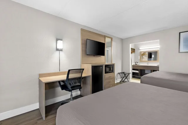 غرفة قياسية بسريرين كوين للمدخنين، Quality Inn Nashville - Opryland Area 3/6