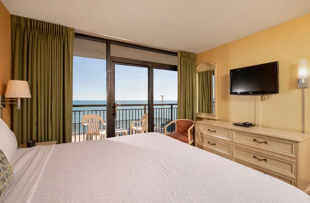 3 Bedrooms, Condo, Standard, 2 Double Beds, 2 King Beds, Ocean Front, Sofa، Grande Shores Ocean Resorts Condominiums 1/6