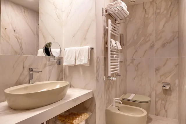 Suite, King Bed, Sofa, Living Area, Hot Tub, Best Western Hotel Nazionale 6/7