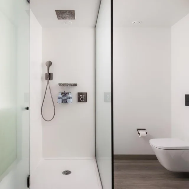 غرفة بريميوم بسرير كينج وسرير كوين، YOTEL Porto, Select by Hilton 7/7