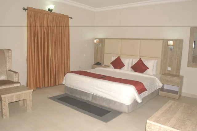 Executive, King Bed, De Dreams Hotel & Suite 1/2