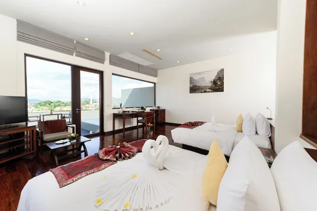 غرفة بسريرين منفصلين بشرفة، Luang Prabang View Hotel 1/10