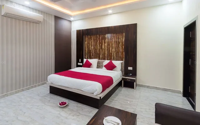 غرفة ديلوكس بسرير مزدوج بإطلالة على الجبل للمدخنين، Pushkar City Inn 2/4