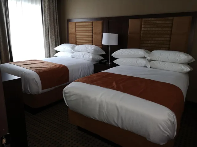 جناح بسريرين مزدوجين بمطبخ، Best Western Plus Hinton Inn and Suites 5/10