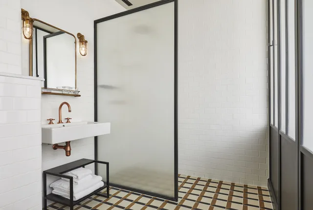 Biggy, Queen Bed, Terrace، The Hoxton Paris 5/6